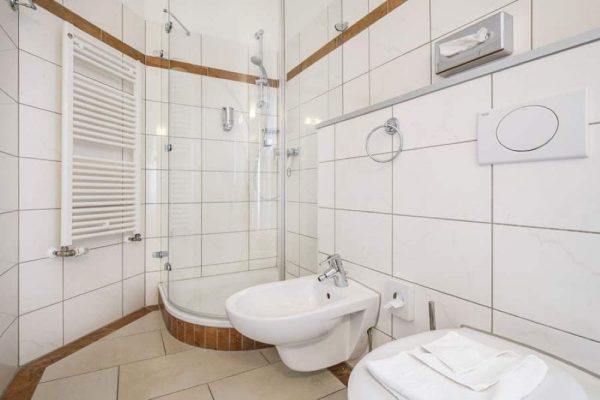 Small double room bathroom at Hotel Stranddistel in Goehren, Ruegen Island