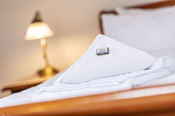 book-single-room-goehren-ruegen-hotel-stranddistel-with-balcony