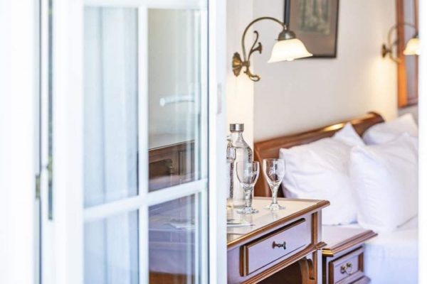 comfort-double-room-with-balcony-baltic-resort-goehren-on-ruegen-hotel-stranddistel
