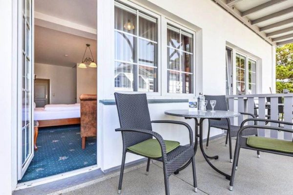 comfort-double-room-with-balcony-hotel-stranddistel-goehren-island-ruegen