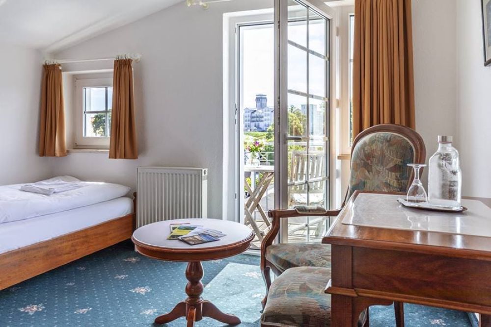 Einzelzimmer mit Balkon im Hotel Stranddistel - Urlaub in Göhren auf der Insel Rügen buchen