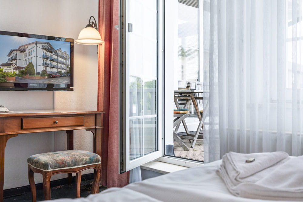 Book a double room with balcony at Hotel Stranddistel, Baltic resort of Goehren, Ruegen