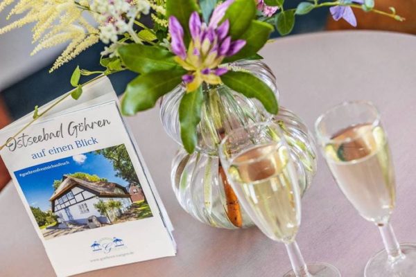 Informationen zum Ostseebad Göhren auf Rügen in der Juniorsuite mit Balkon und Meerblick im Hotel Stranddistel