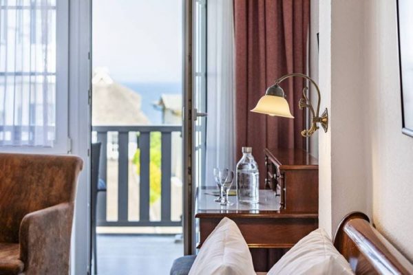 sea-view-comfort-double-room-with-balcony-goehren-ruegen-hotel-stranddistel