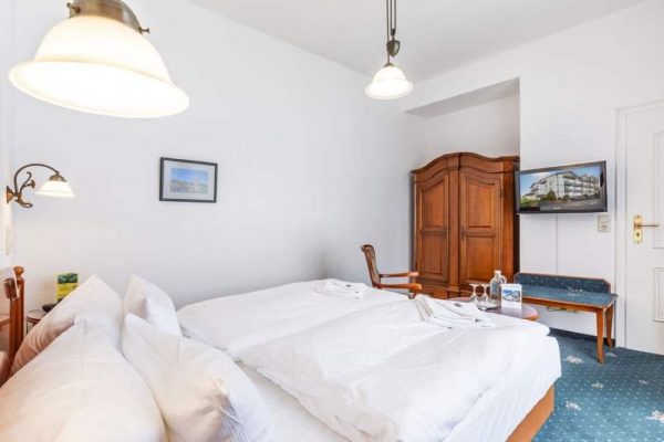 Book a small double room at Hotel Stranddistel, Baltic resort of Goehren, Ruegen