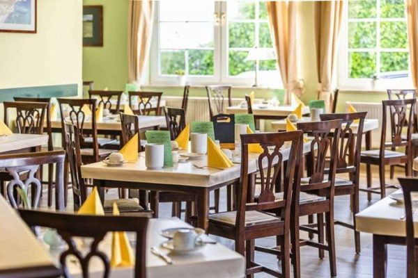 Speisesaal vom Hotel Stranddistel in Göhren auf der Insel Rügen